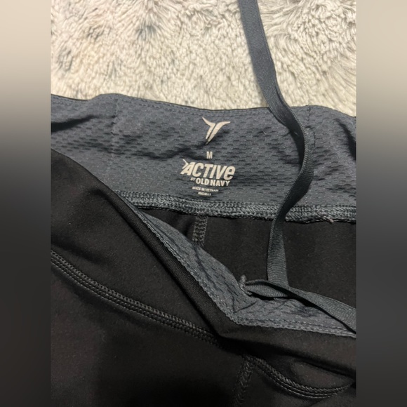 4 OLD NAVY Leggings… yes. 4! Medium - Picture 4 of 12